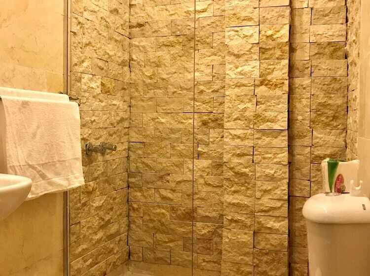 هتل Sahara Pyramids Inn