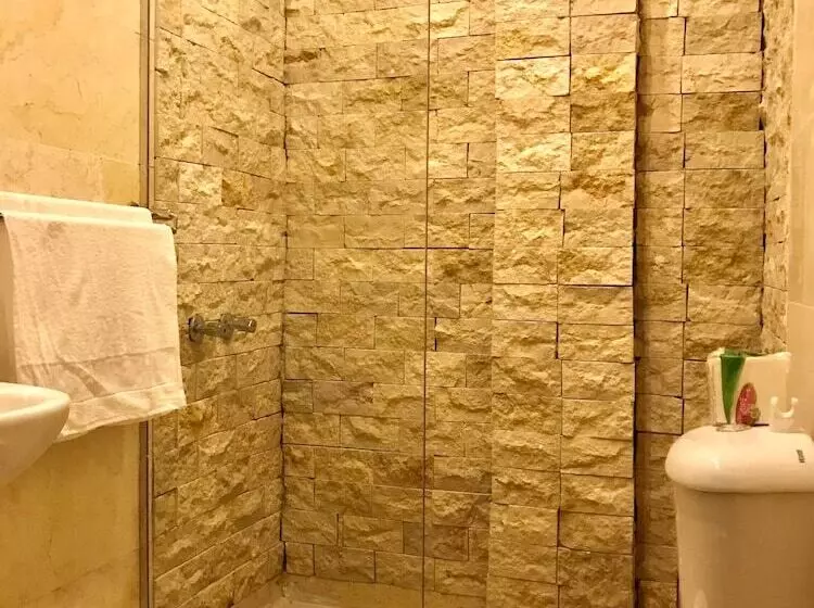 هتل Sahara Pyramids Inn