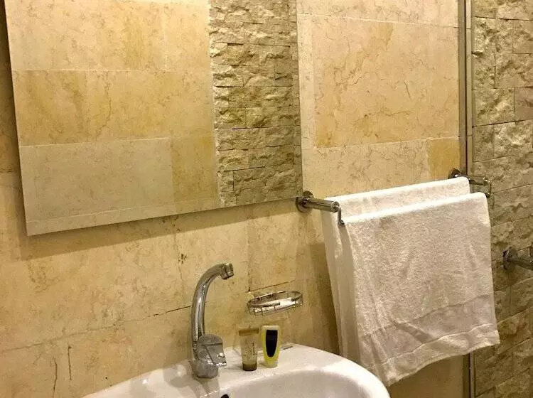 هتل Sahara Pyramids Inn