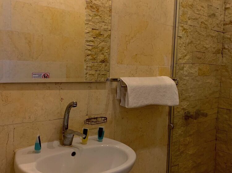 هتل Sahara Pyramids Inn