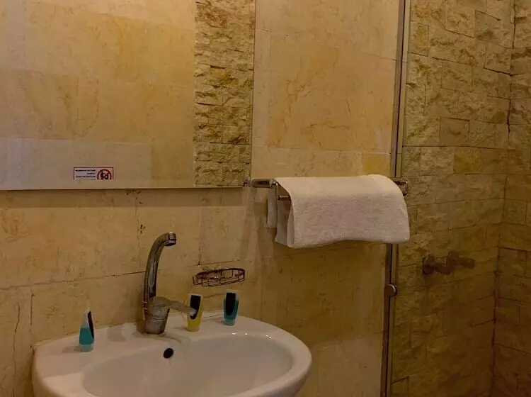 هتل Sahara Pyramids Inn