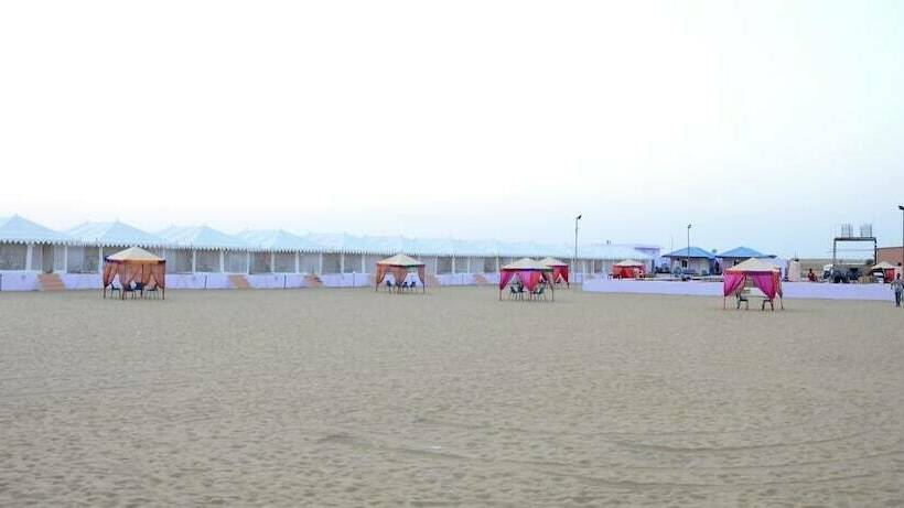 ホテル Sam Desert Den