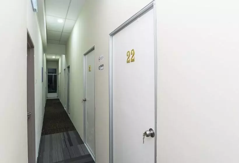 هتل Spot On 89757 The Rooms Jb