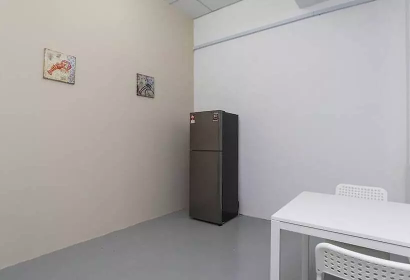 هتل Spot On 89757 The Rooms Jb