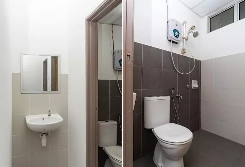 هتل Spot On 89757 The Rooms Jb