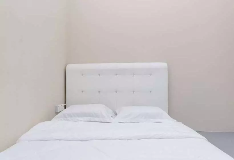هتل Spot On 89757 The Rooms Jb