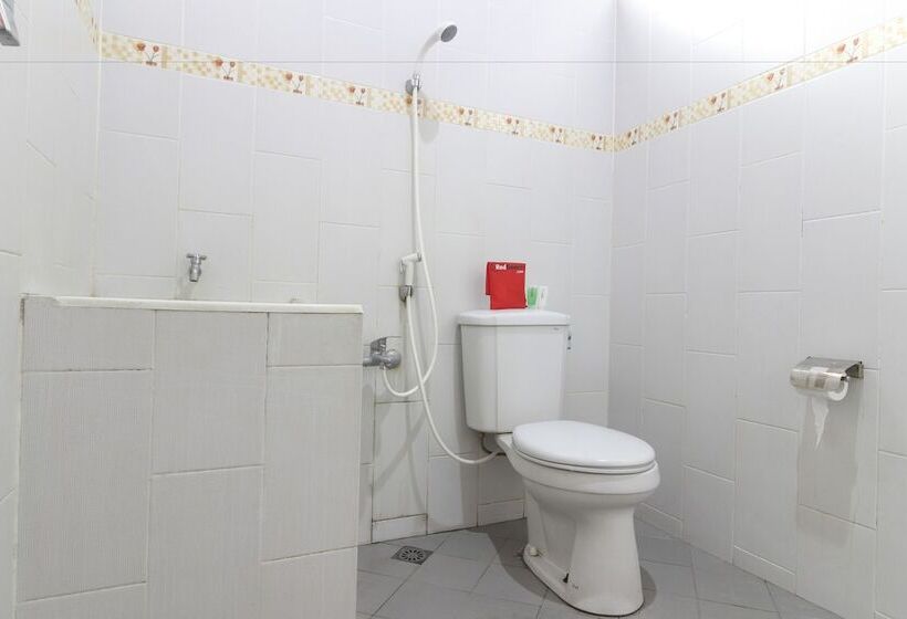 פנסיון Reddoorz Near Borobudur Temple