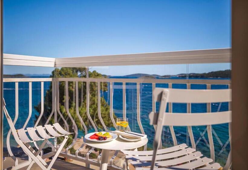 אתר נופש Aminess Bellevue