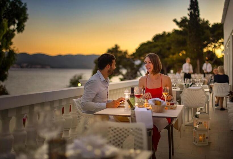 אתר נופש Aminess Bellevue