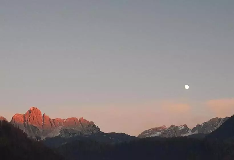 Retkeilymaja Locanda Rondolost