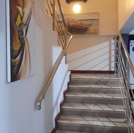 ホテル Adeshie Fie