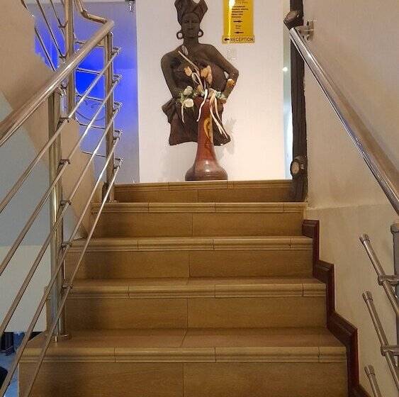 ホテル Adeshie Fie