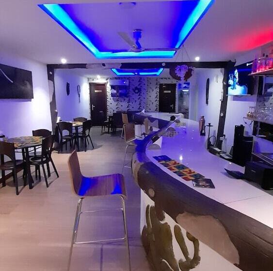 ホテル Adeshie Fie