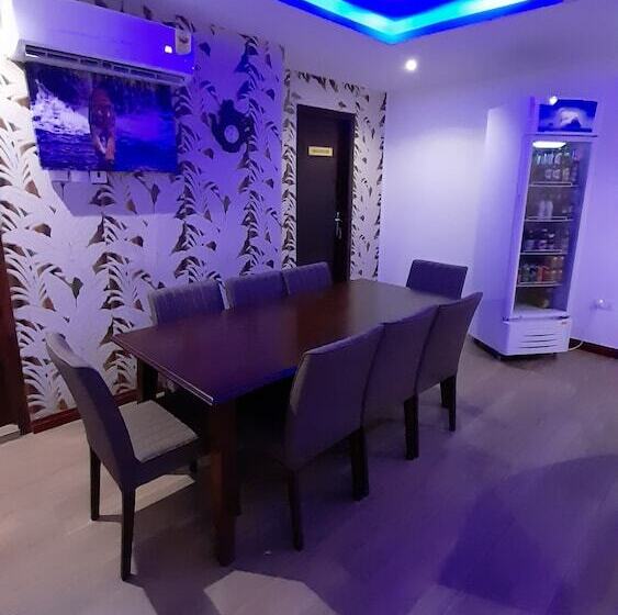 ホテル Adeshie Fie