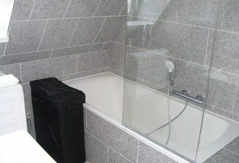 هتل Amosa Liège City Centre Apart Gerardrie 17