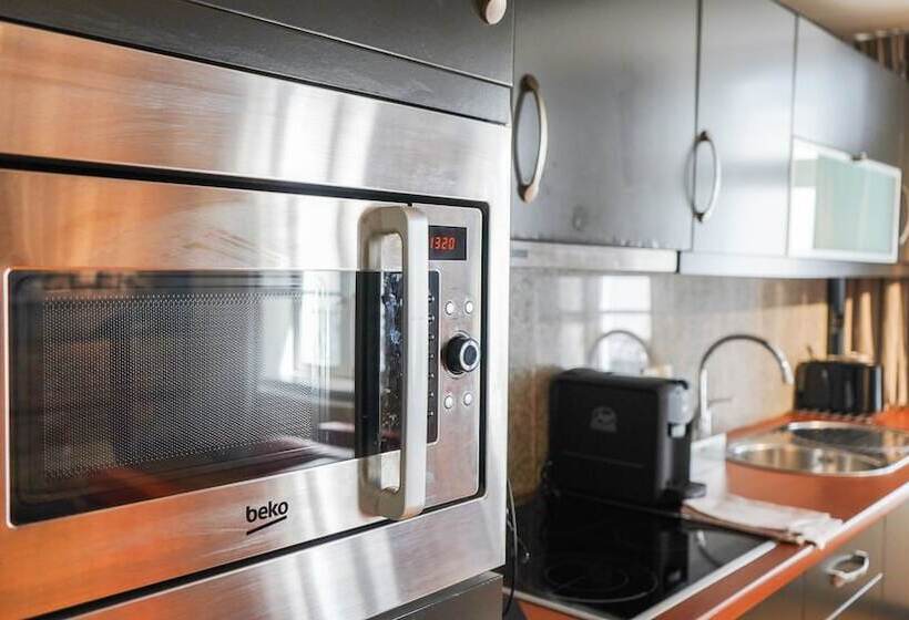 هتل Amosa Liège City Centre Apart Gerardrie 17