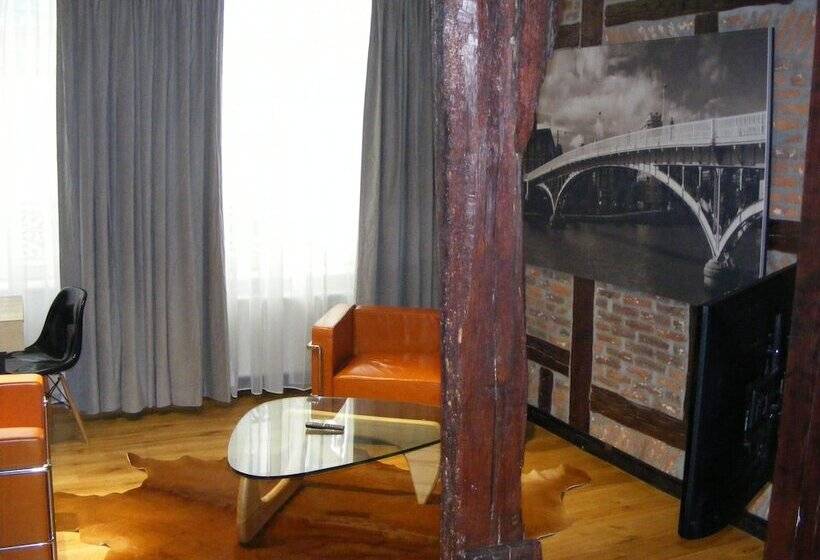 هتل Amosa Liège City Centre Apart Gerardrie 17