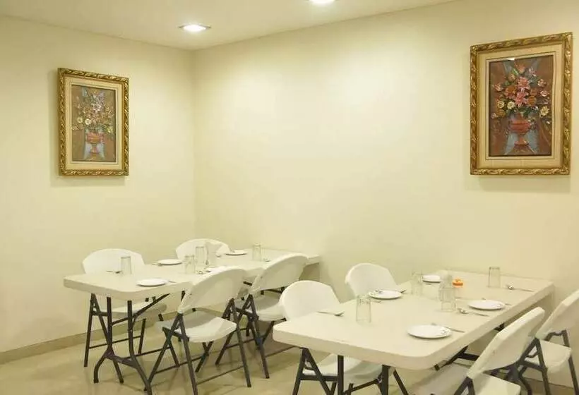 هتل Avon Internatinal