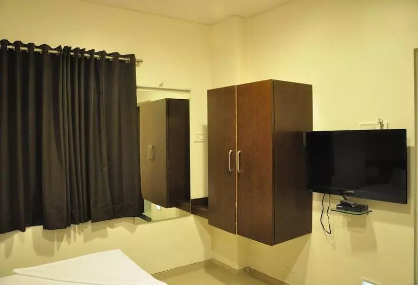 هتل Avon Internatinal