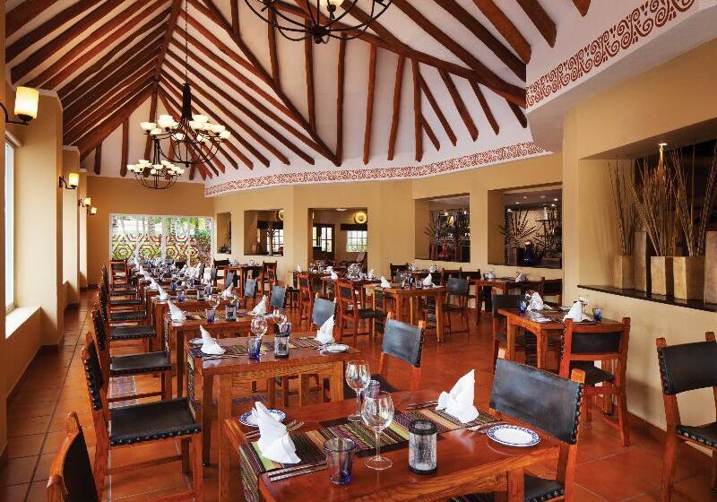 Hotelli El Dorado Seaside Palms, Catamarán, Cenote & More Inclusive