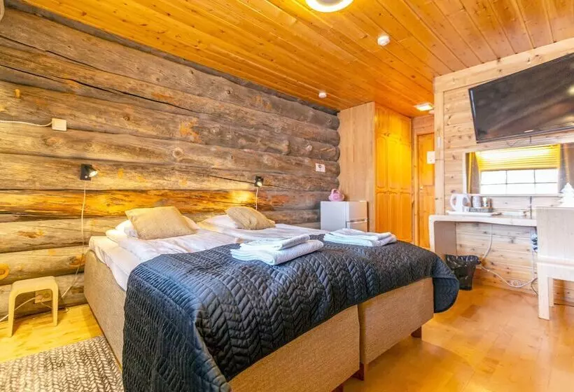 Hotelli Kuukkeli Log Houses Teerenpesä