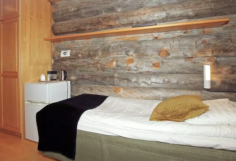 Hotelli Kuukkeli Log Houses Teerenpesä