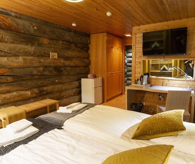 هتل Kuukkeli Log Houses Teerenpesä