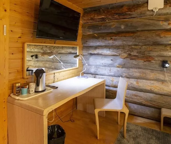Hotelli Kuukkeli Log Houses Teerenpesä