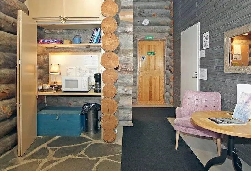 Hotelli Kuukkeli Log Houses Teerenpesä