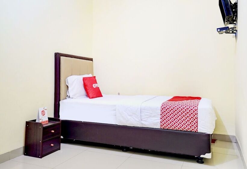 Otel Oyo 90052 Star House