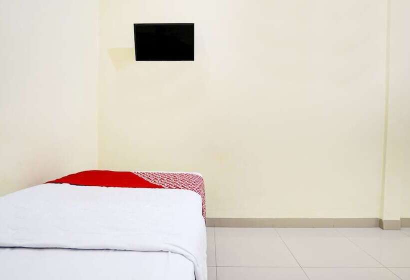 Otel Oyo 90052 Star House