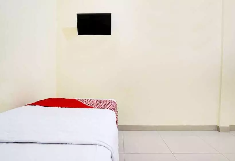 Hotel Oyo 90052 Star House