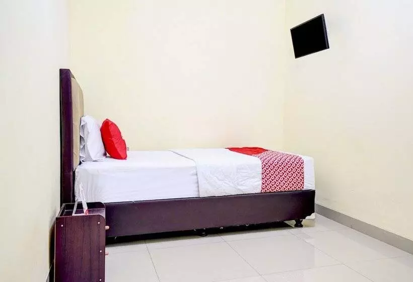 Hotel Oyo 90052 Star House