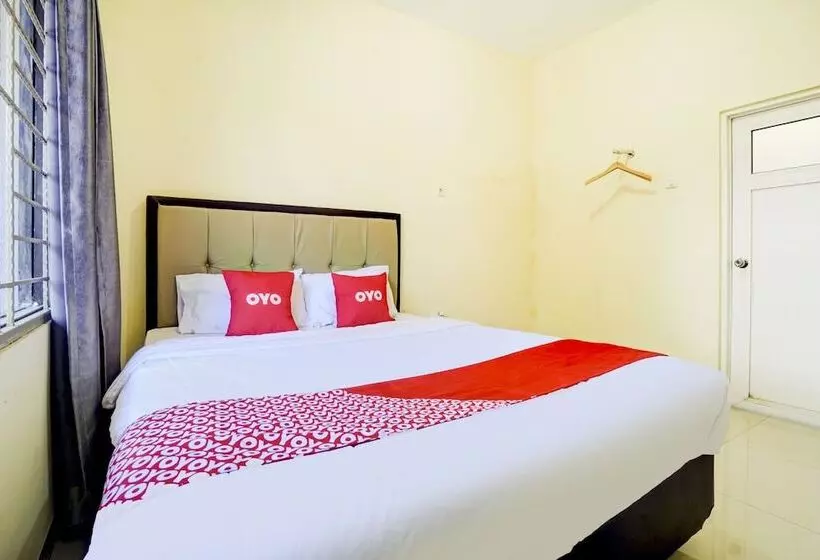 Hotel Oyo 90052 Star House