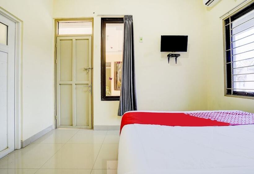 Otel Oyo 90052 Star House