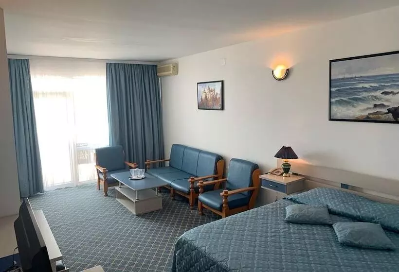 Hotelli Palace Beach Resort