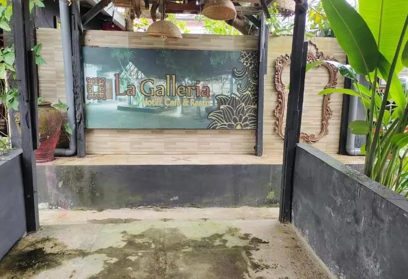 ホテル Reddoorz Plus Near Alun Alun Sumenep