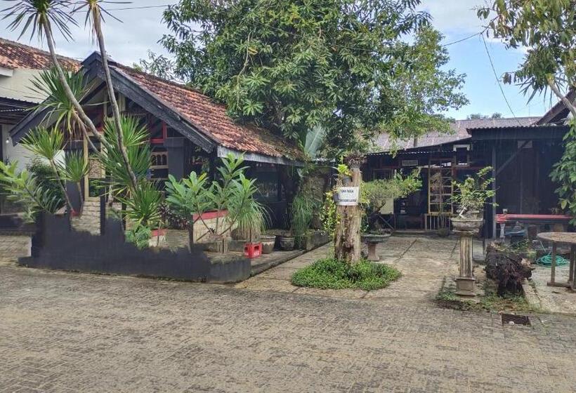 فندق Reddoorz Plus Near Alun Alun Sumenep