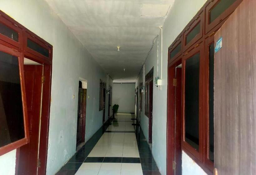 فندق Reddoorz Plus Near Alun Alun Sumenep