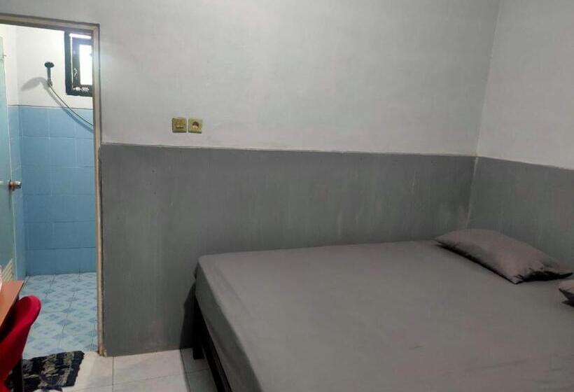 فندق Reddoorz Plus Near Alun Alun Sumenep