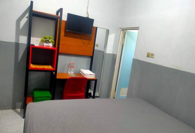 فندق Reddoorz Plus Near Alun Alun Sumenep