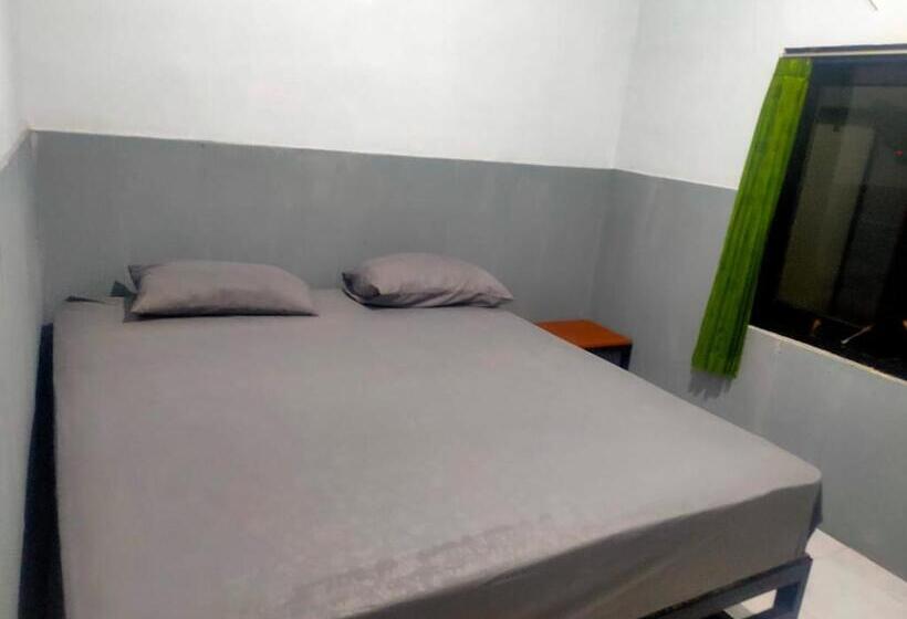 فندق Reddoorz Plus Near Alun Alun Sumenep