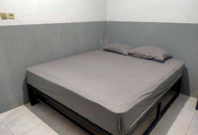 فندق Reddoorz Plus Near Alun Alun Sumenep