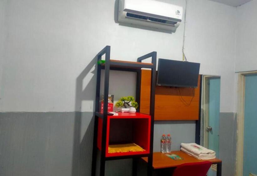 فندق Reddoorz Plus Near Alun Alun Sumenep