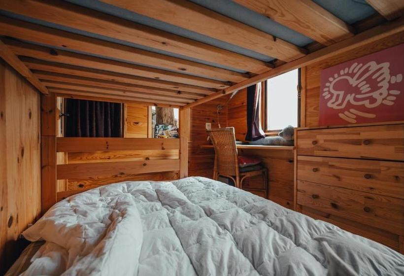 بنسيون Ecolodge Le Grand Nichet