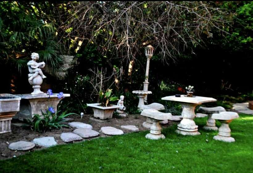 Пансион Nmb Guest House