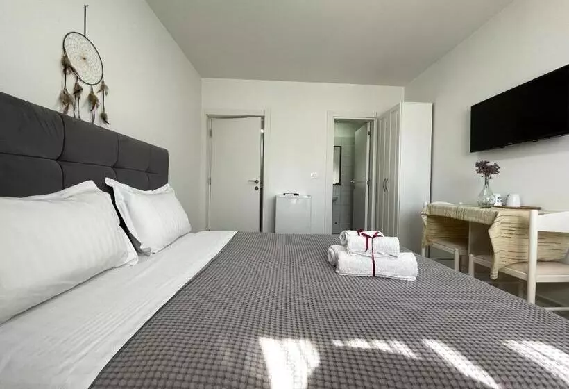 Central Studio Apartments