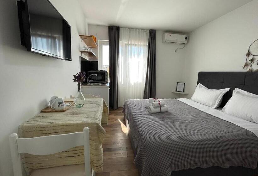 Central Studio Apartments