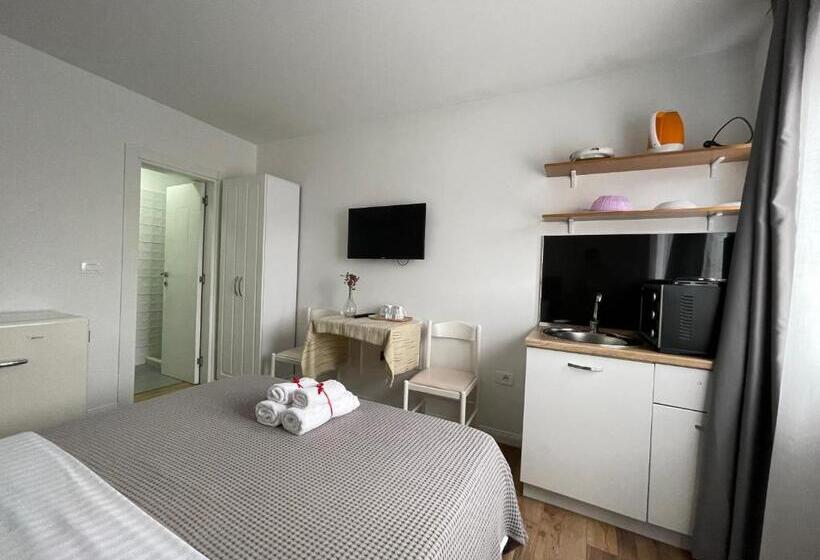 Central Studio Apartments