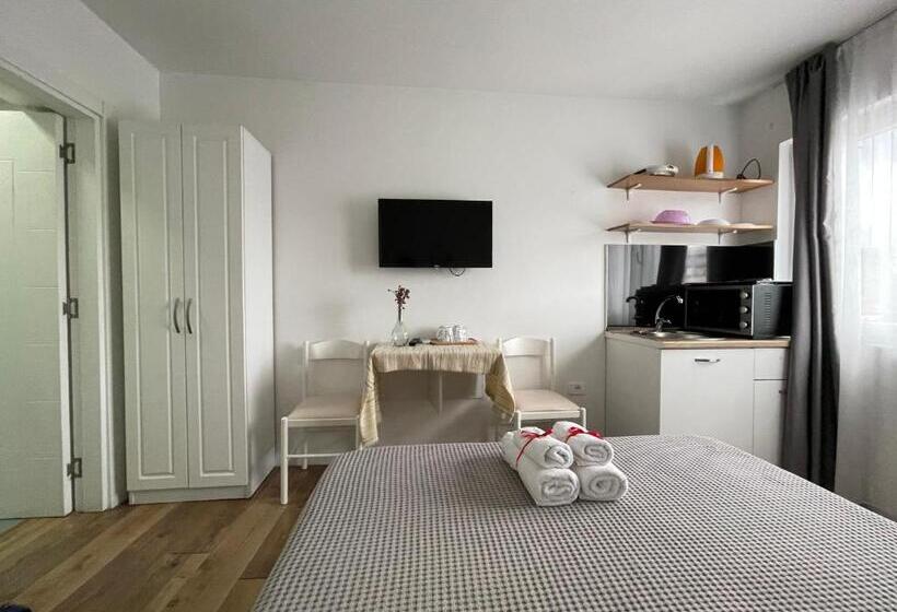 Central Studio Apartments